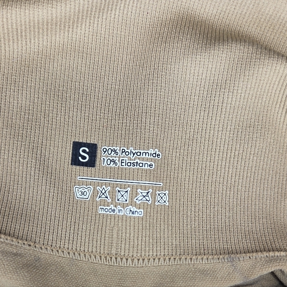 Tan and Black Patterned Althletic/Workout Leggings - Picture 5 of 5